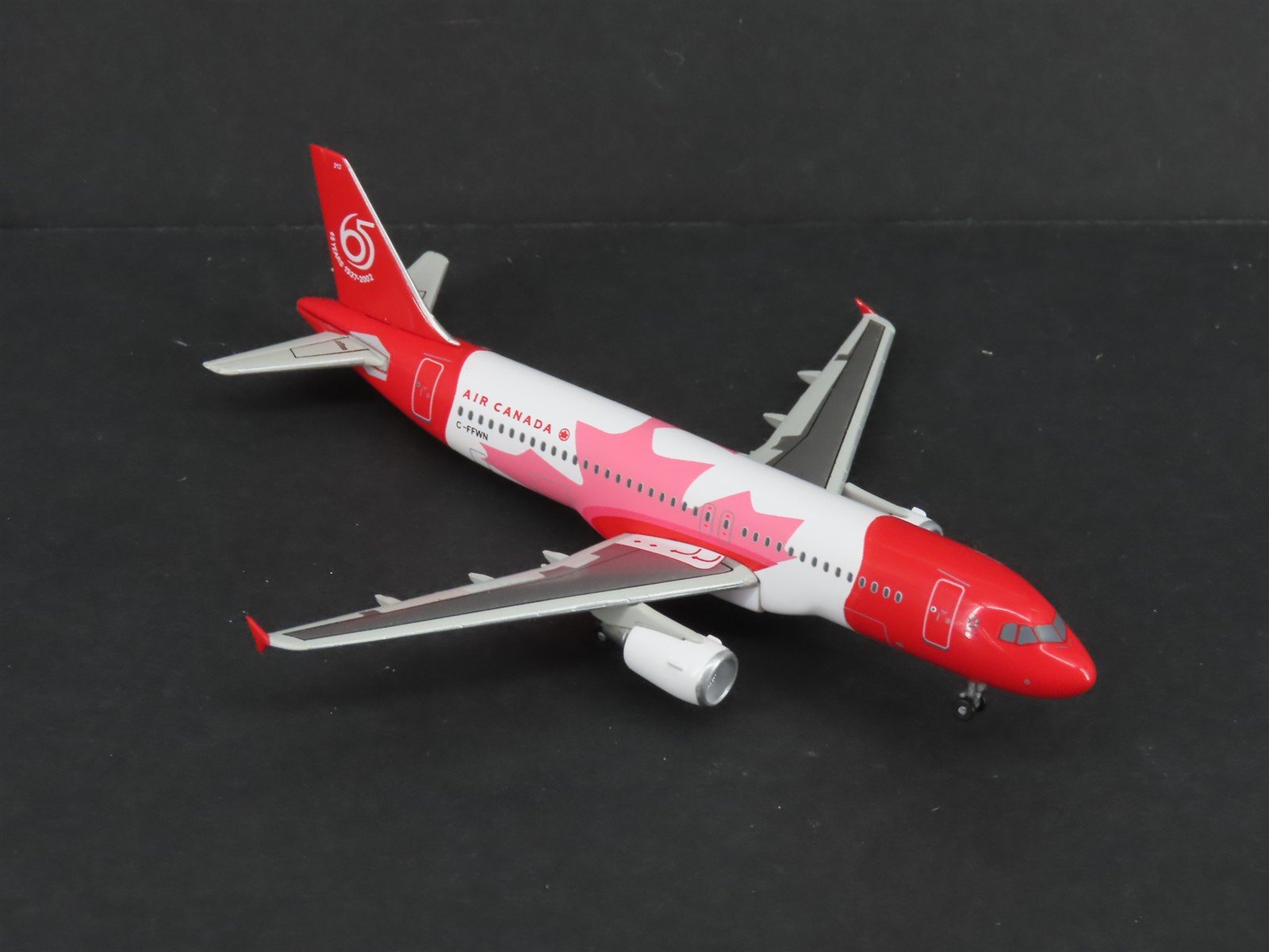 1:400 Dragon Wings 55462-03 Die-Cast Air Canada Airbus A320 Aircraft C-FFWN