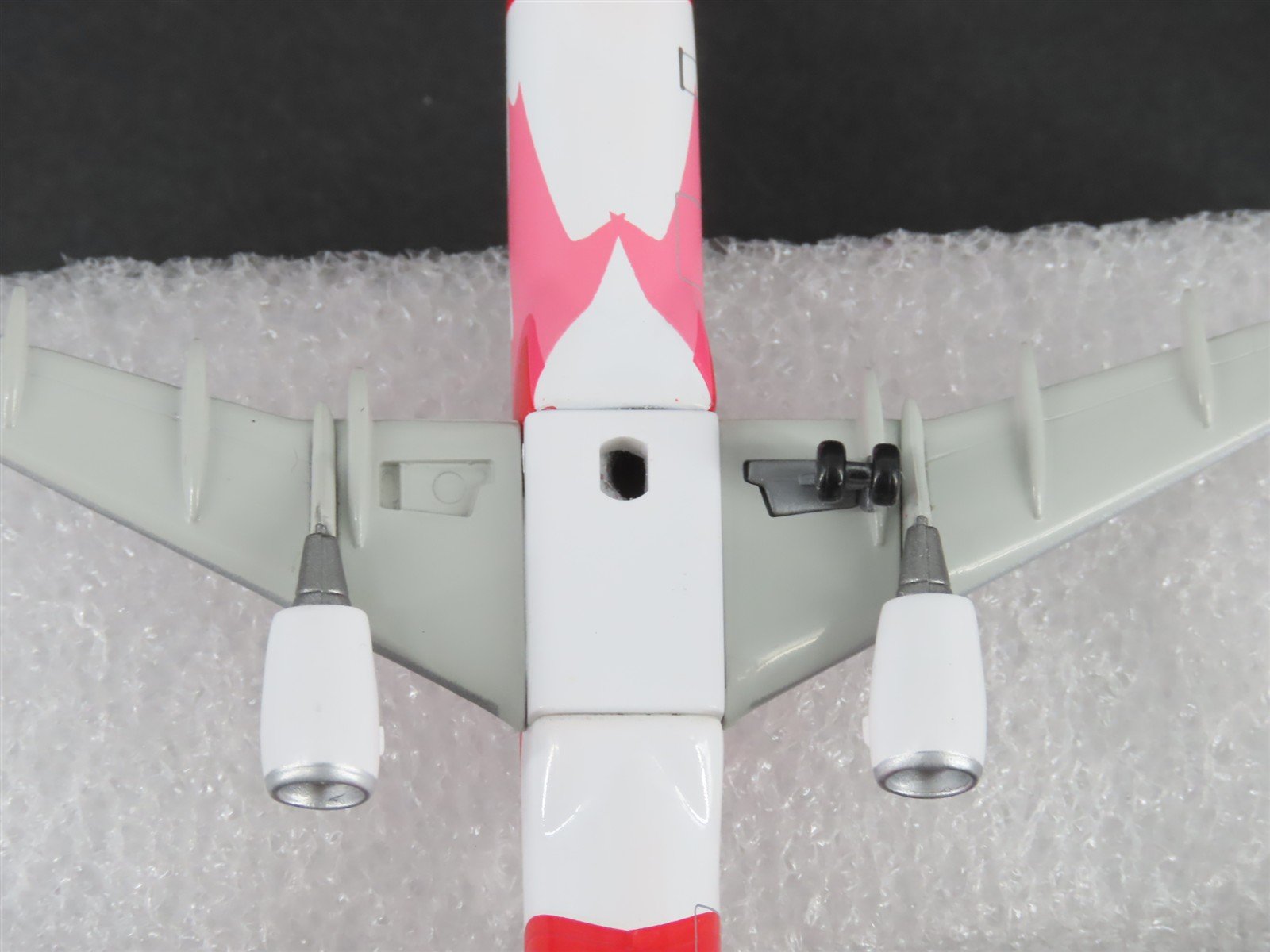 1:400 Dragon Wings 55462-03 Die-Cast Air Canada Airbus A320 Aircraft C-FFWN