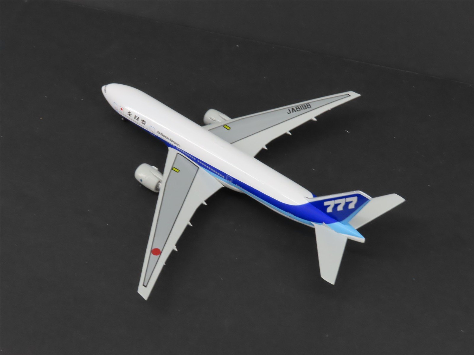 1:400 Scale Jet Air J-007 Die-Cast ANA All Nippon Boeing 777 Aircraft JA8198