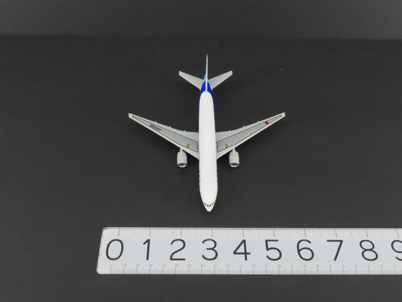 1:400 Scale Jet Air J-007 Die-Cast ANA All Nippon Boeing 777 Aircraft JA8198