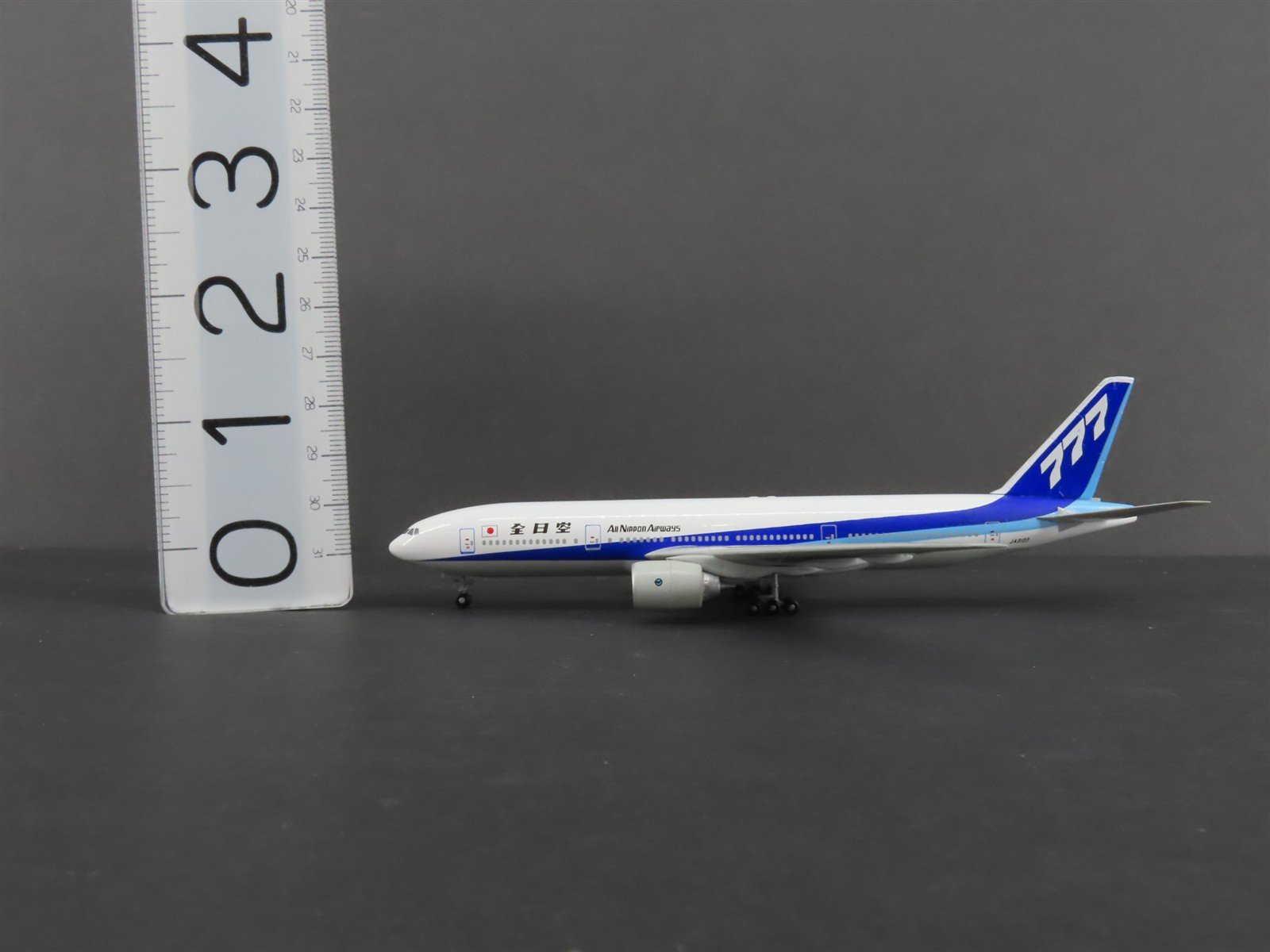 1:400 Scale Jet Air J-007 Die-Cast ANA All Nippon Boeing 777 Aircraft JA8198