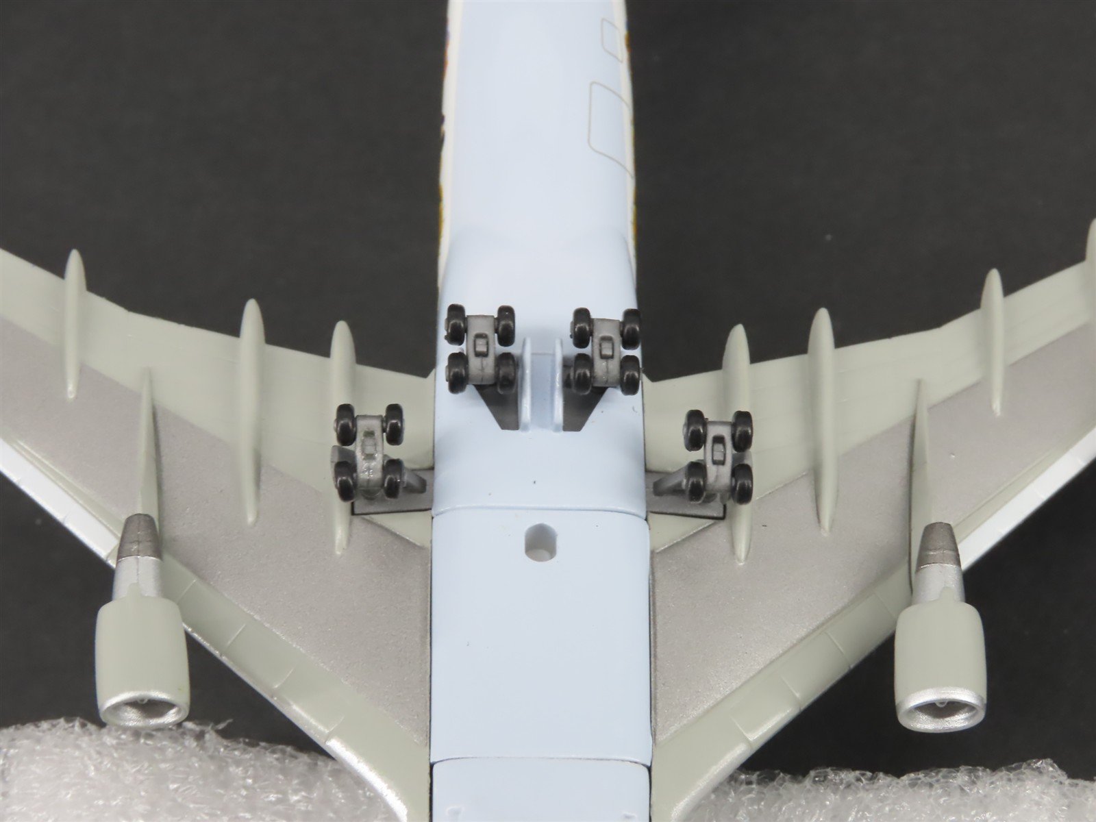 1:400 Dragon Wings Die-Cast China Airlines Millennium Dragon Boeing 747 Aircraft