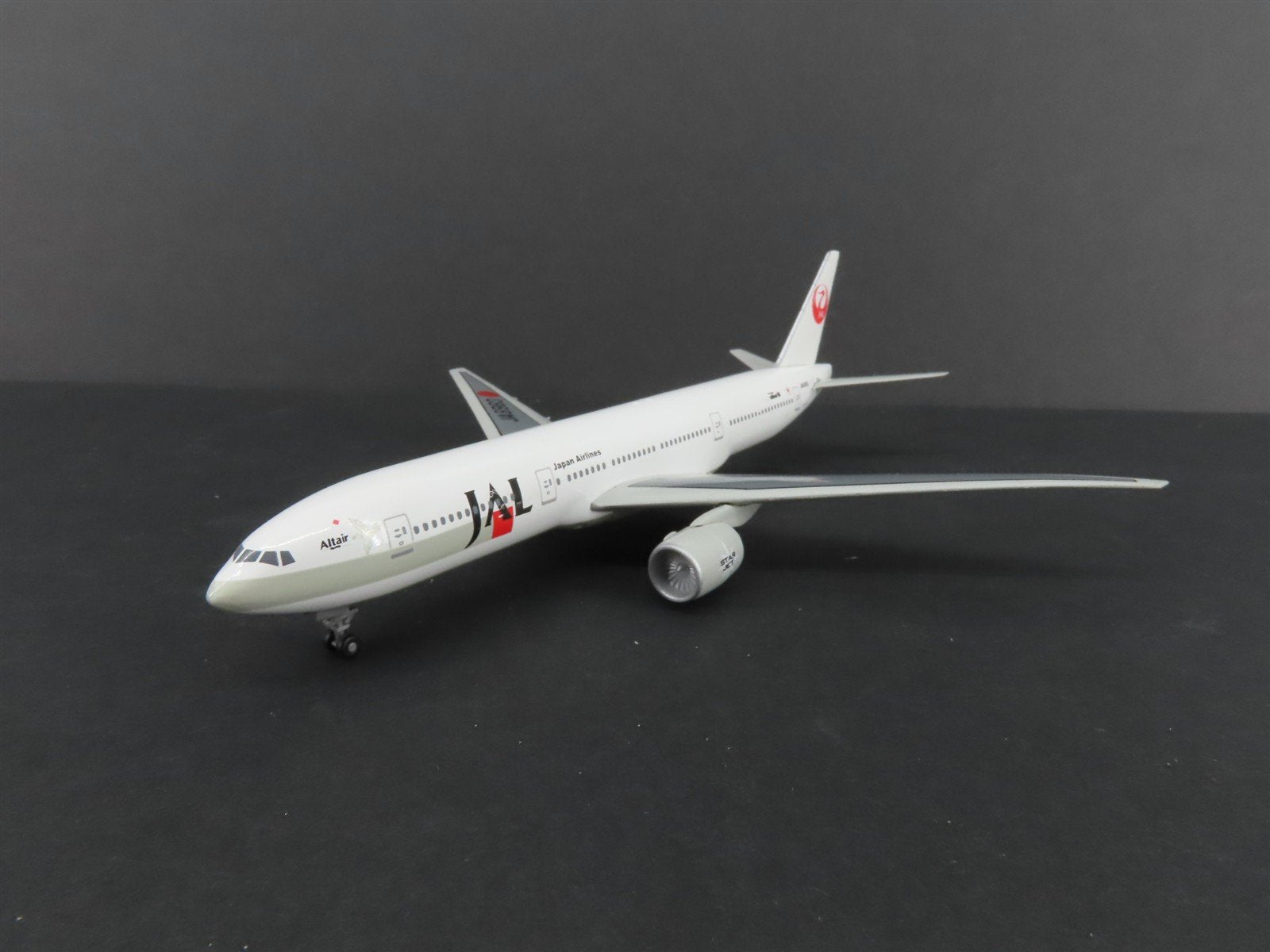 1:400 Hasegawa 61406 Die-Cast JAL Japan Airlines Boeing 777-200 Aircraft JA8983