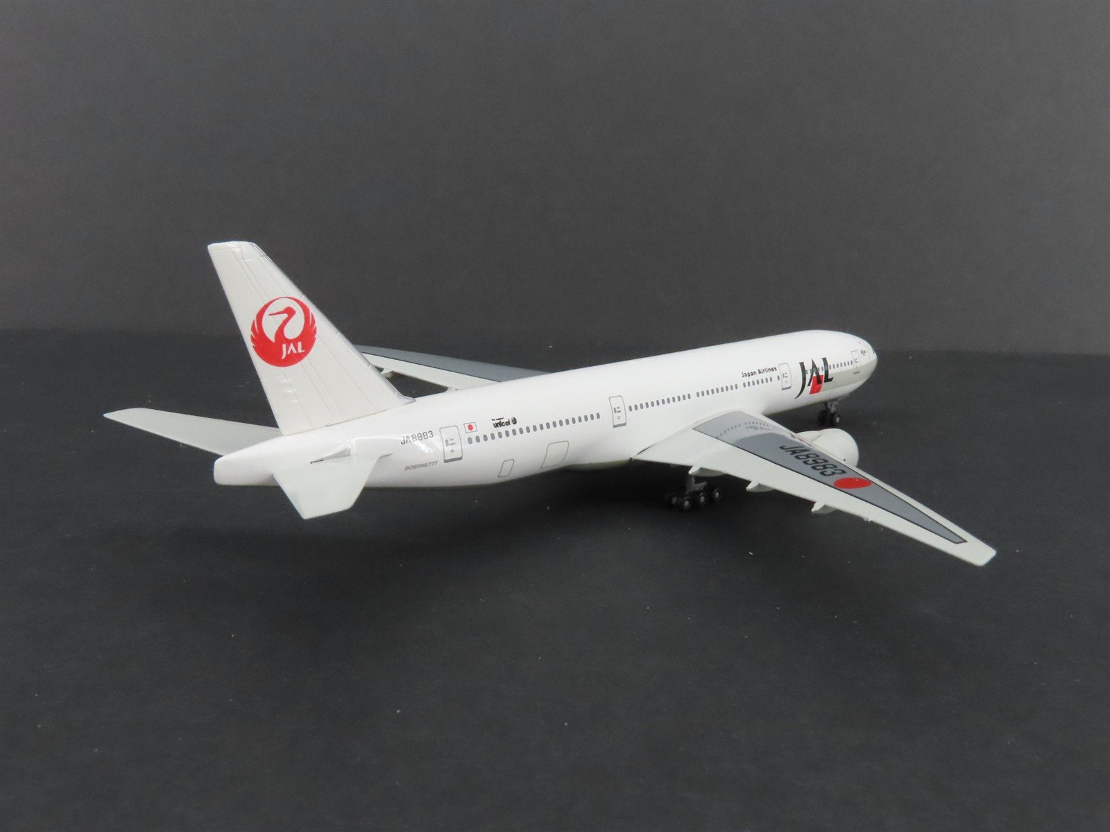 1:400 Hasegawa 61406 Die-Cast JAL Japan Airlines Boeing 777-200 Aircraft JA8983