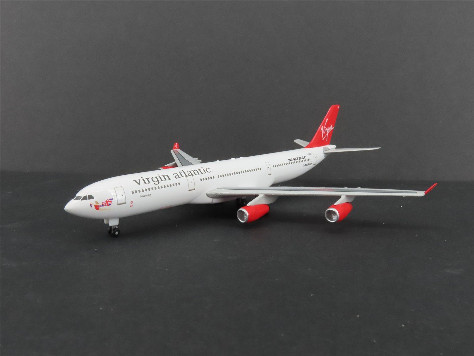 1:400 Hasegawa 61402 Die-Cast Virgin Atlantic Airbus A340-311 Aircraft G-VAIR