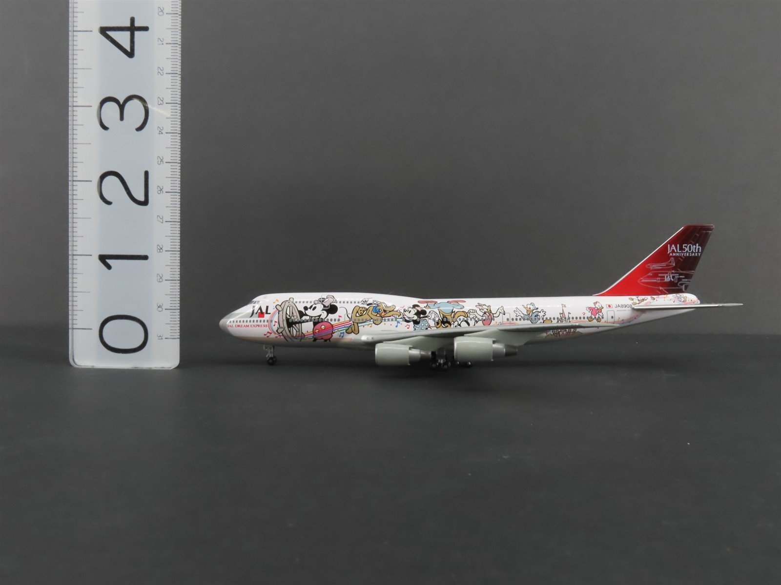 1:400 Scale TOMY Die-Cast JAL Dream Express Boeing 747 Aircraft JA8908 w/ Stand