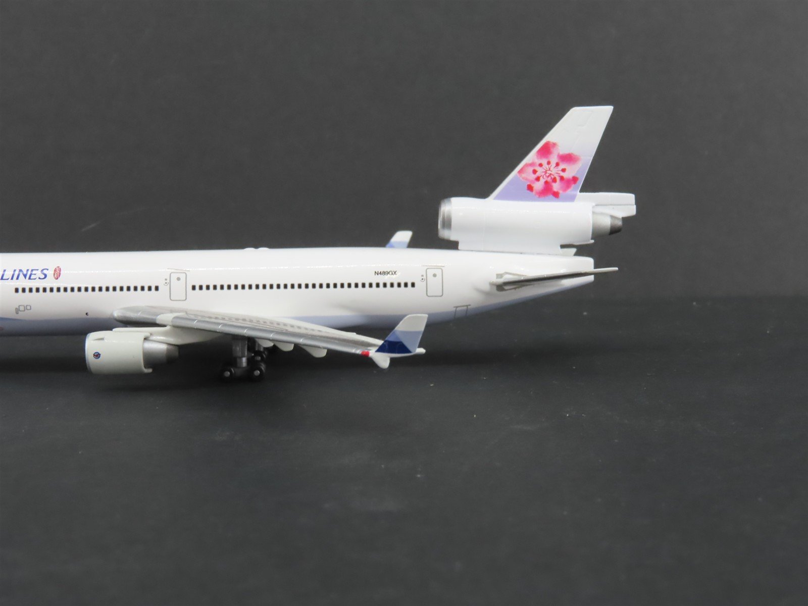 1:400 Airshop Die-Cast China Airlines McDonnell Douglas MD-11 Aircraft N489GX