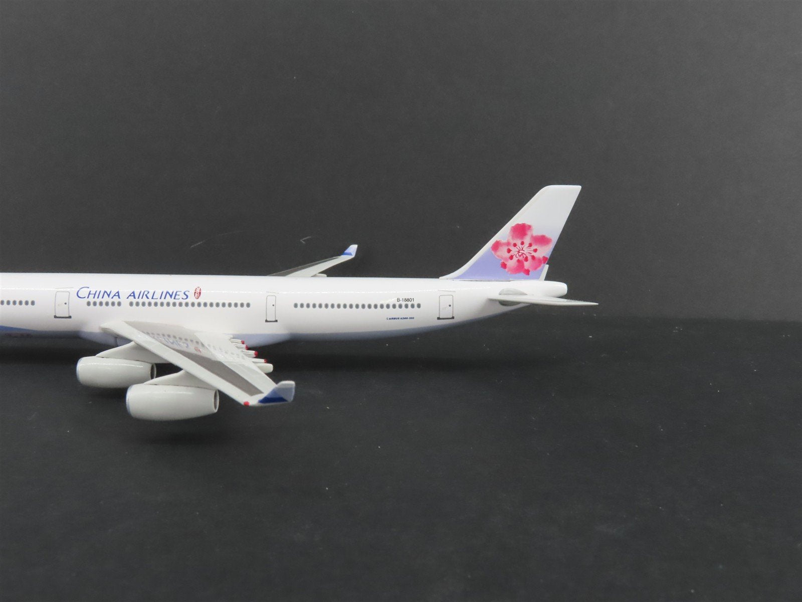 1:400 Scale Airshop Die-Cast China Airlines Airbus A340-300 Aircraft B-18801