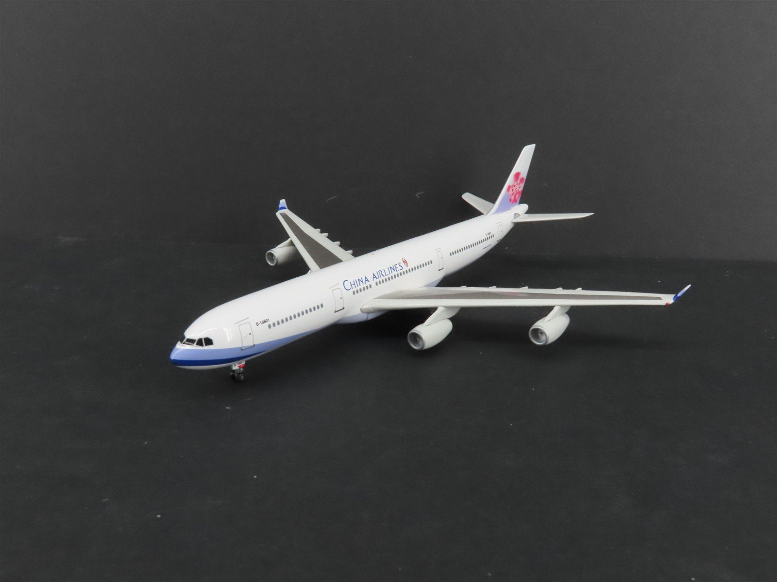 1:400 Scale Airshop Die-Cast China Airlines Airbus A340-300 Aircraft B-18801