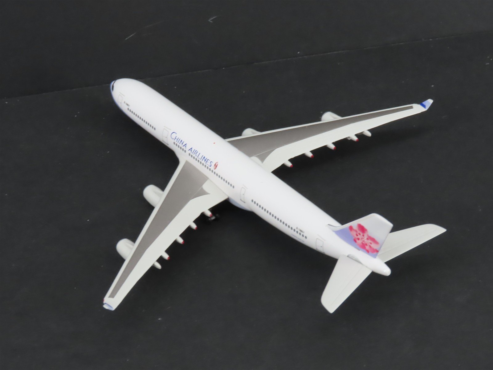 1:400 Scale Airshop Die-Cast China Airlines Airbus A340-300 Aircraft B-18801