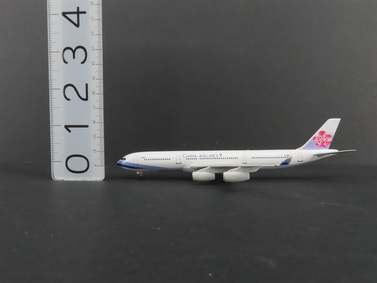 1:400 Scale Airshop Die-Cast China Airlines Airbus A340-300 Aircraft B-18801