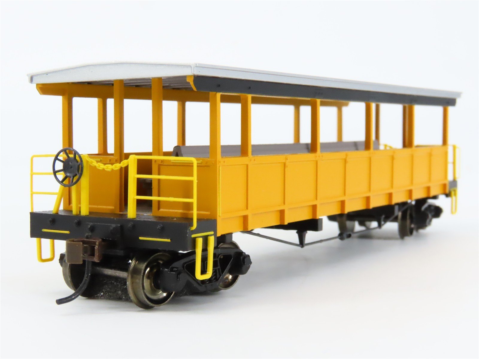 HO Scale Bachmann 17448 Unlettered Open-Sided Excursion Passenger Car