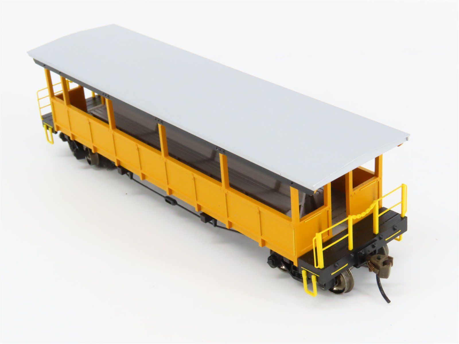 HO Scale Bachmann 17448 Unlettered Open-Sided Excursion Passenger Car