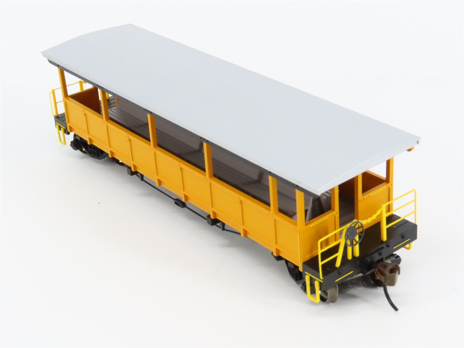 HO Scale Bachmann 17448 Unlettered Open-Sided Excursion Passenger Car