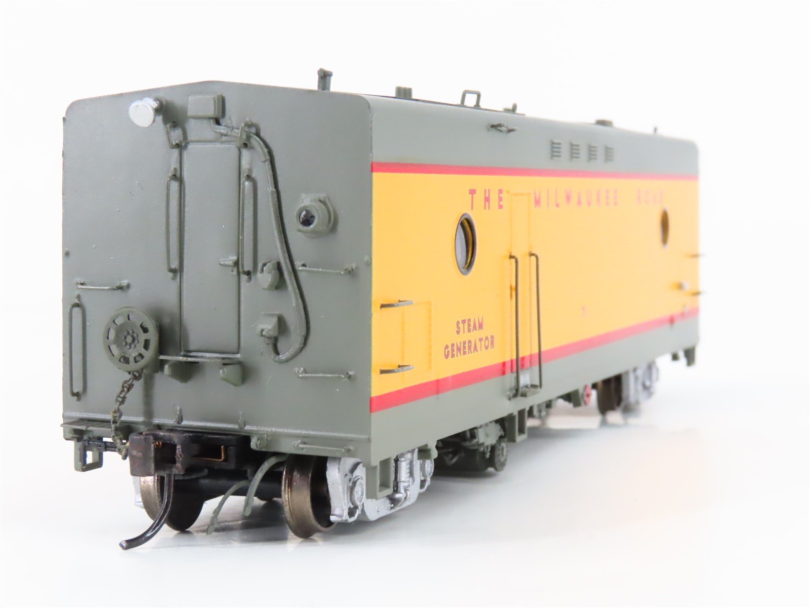 HO Scale Rapido 107132 MILW Milwaukee Road UP Scheme Steam Generator Car #71
