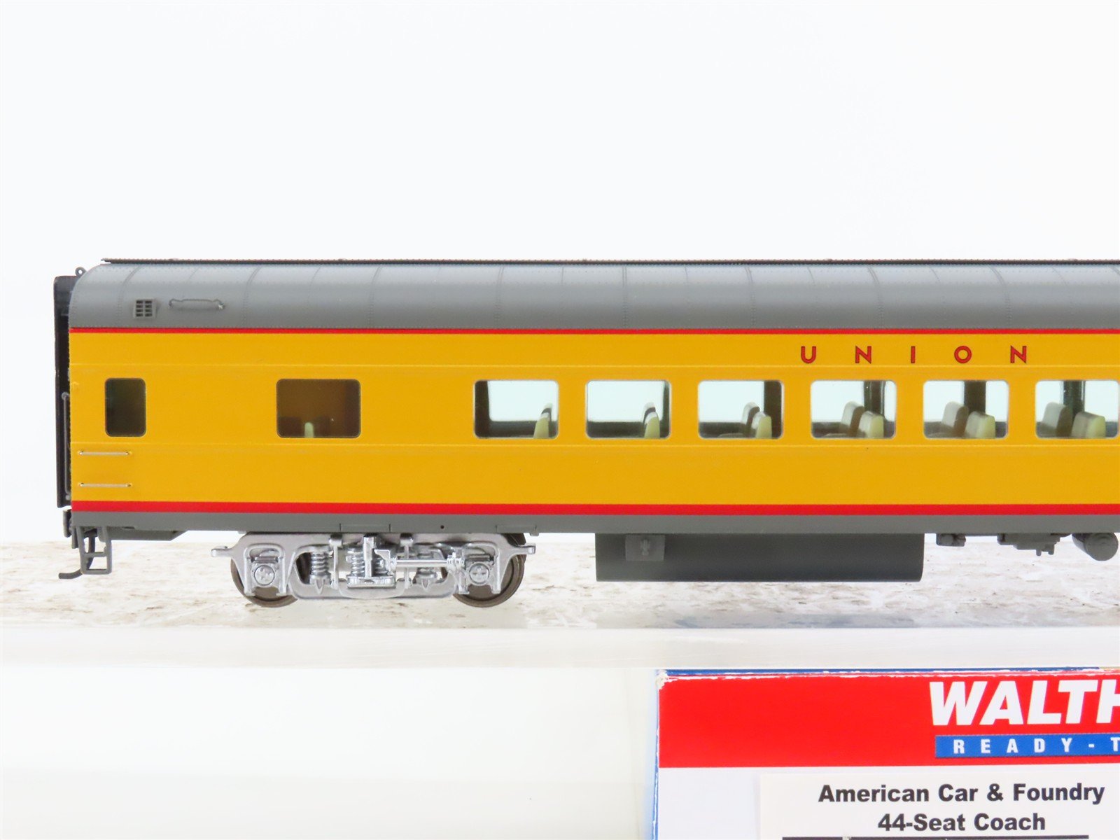 HO Scale Walthers 932-6931 UP Union Pacific Railroad Coach Passenger Car