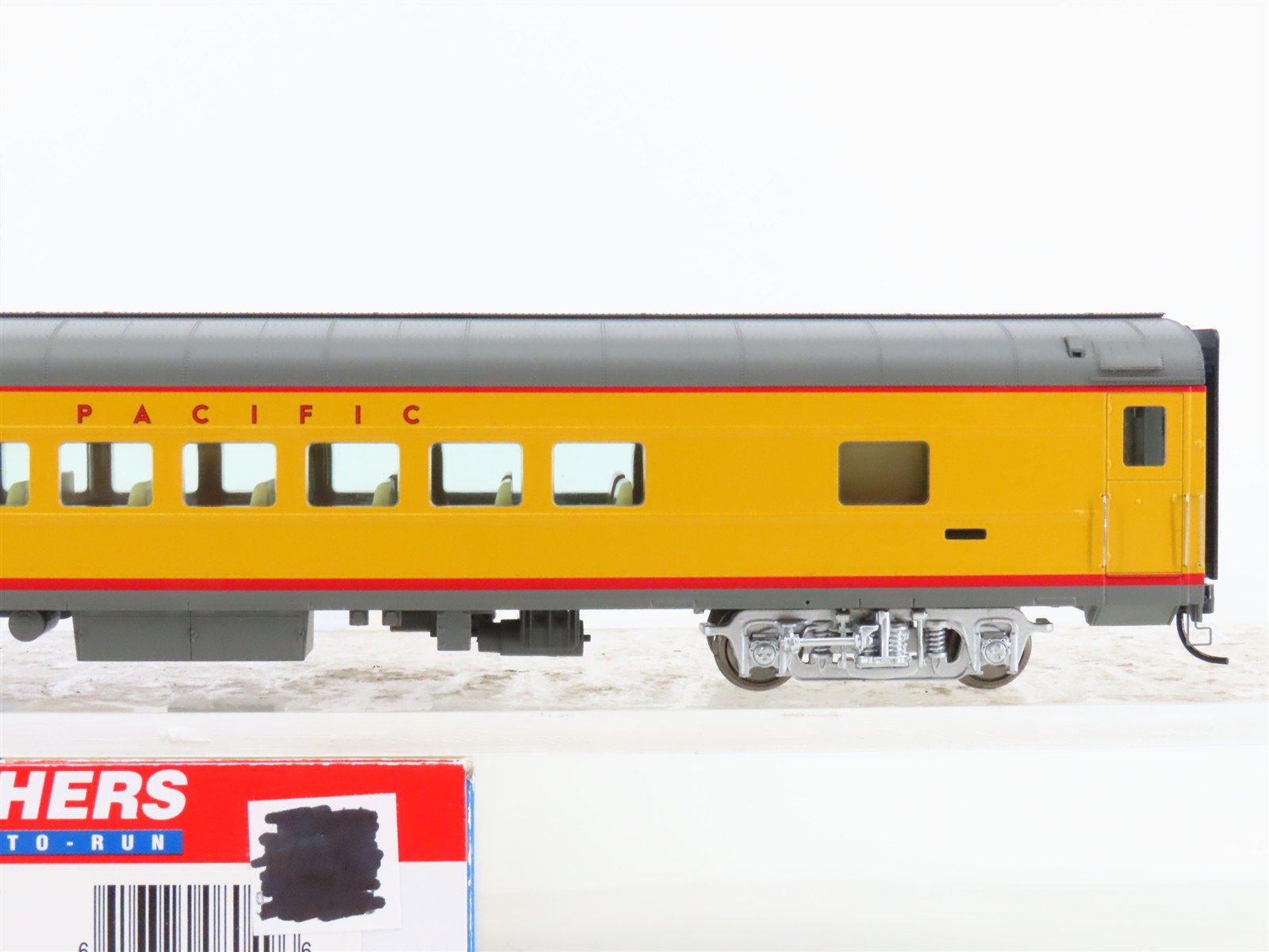 HO Scale Walthers 932-6931 UP Union Pacific Railroad Coach Passenger Car