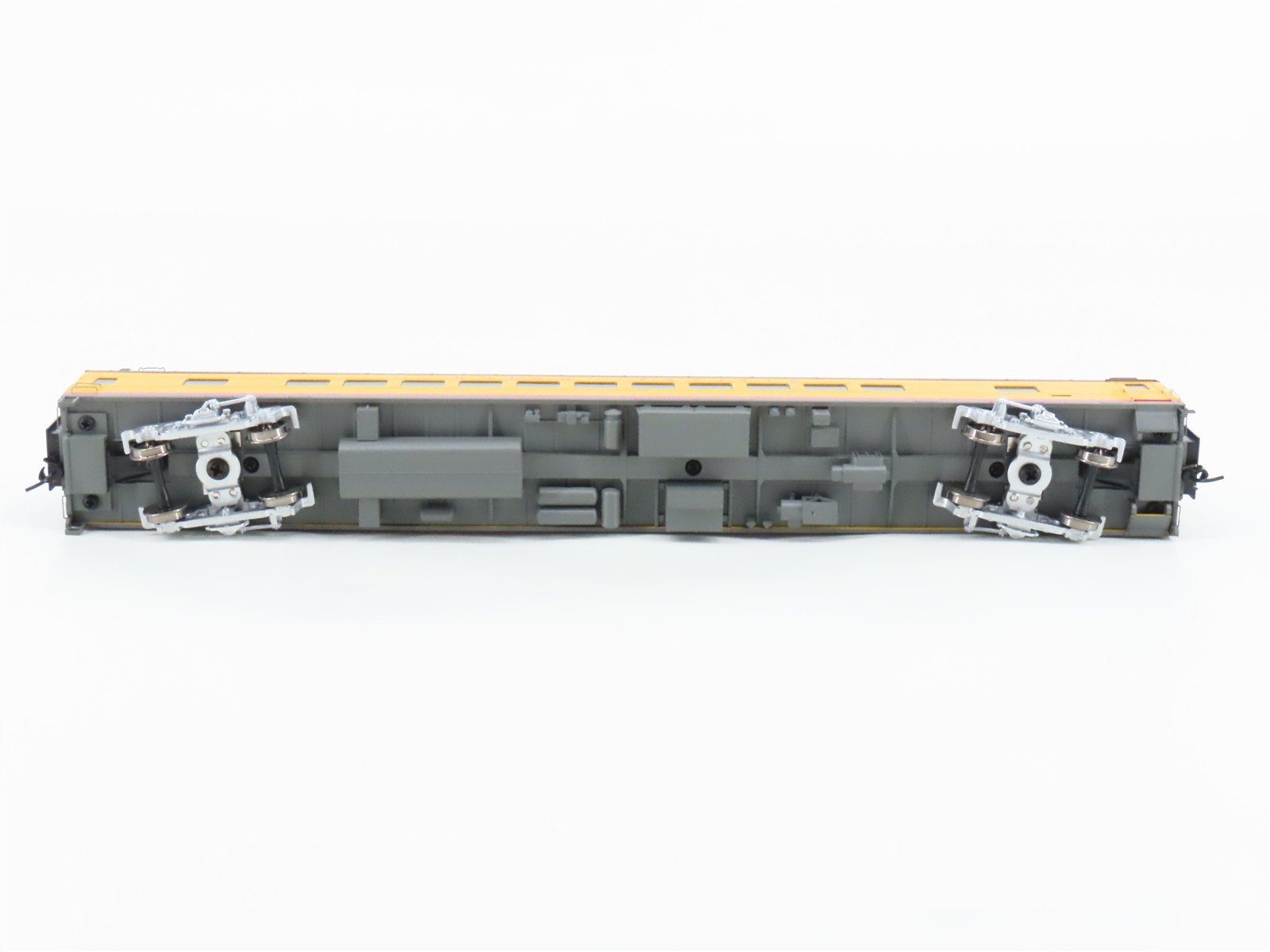 HO Scale Walthers 932-9530 UP Union Pacific Railroad Coach Passenger Car