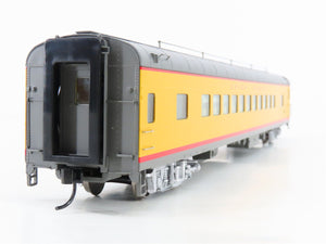 HO Scale Walthers 932-9530 UP Union Pacific Railroad Coach Passenger Car