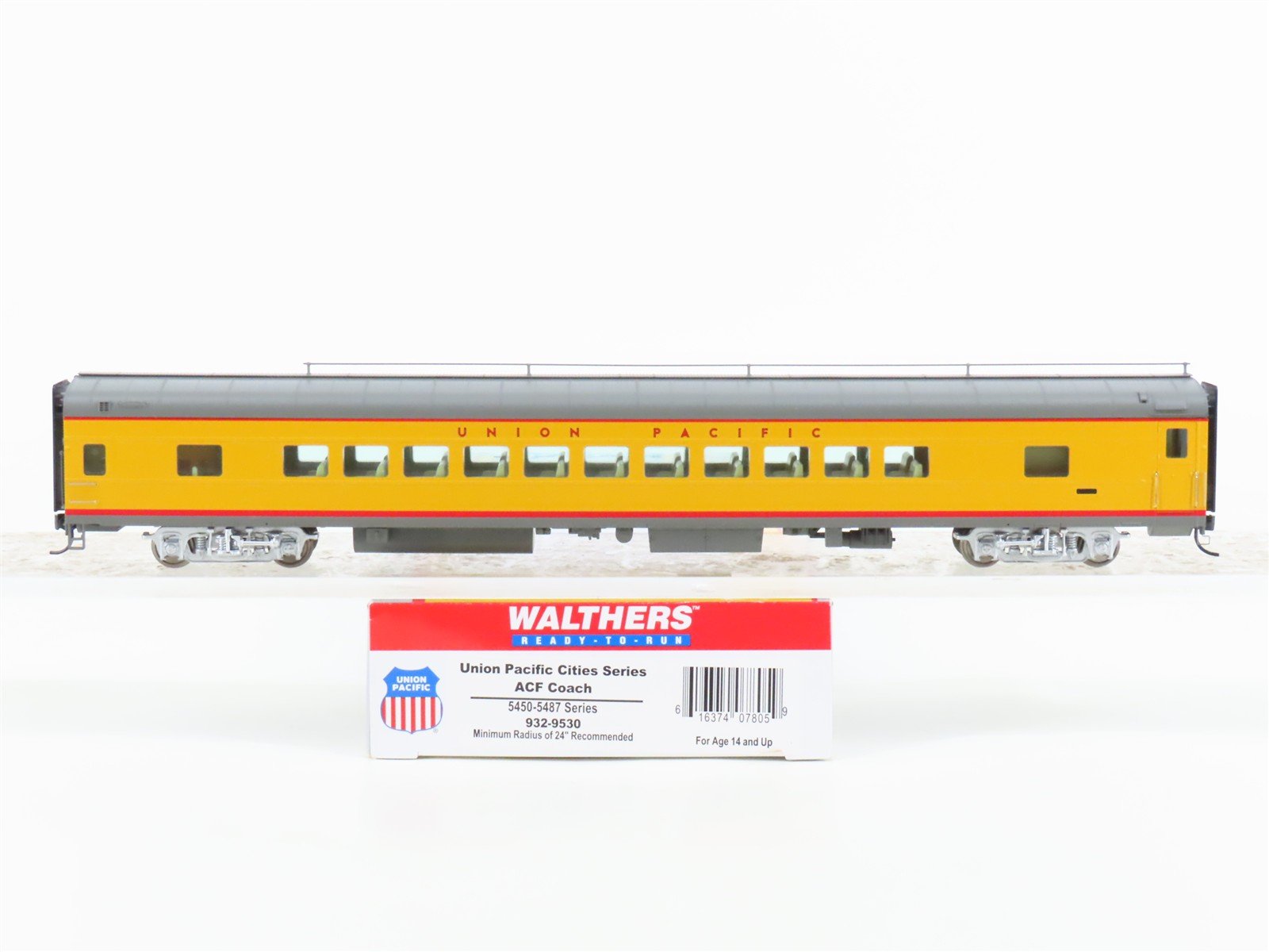 HO Scale Walthers 932-9530 UP Union Pacific Railroad Coach Passenger Car