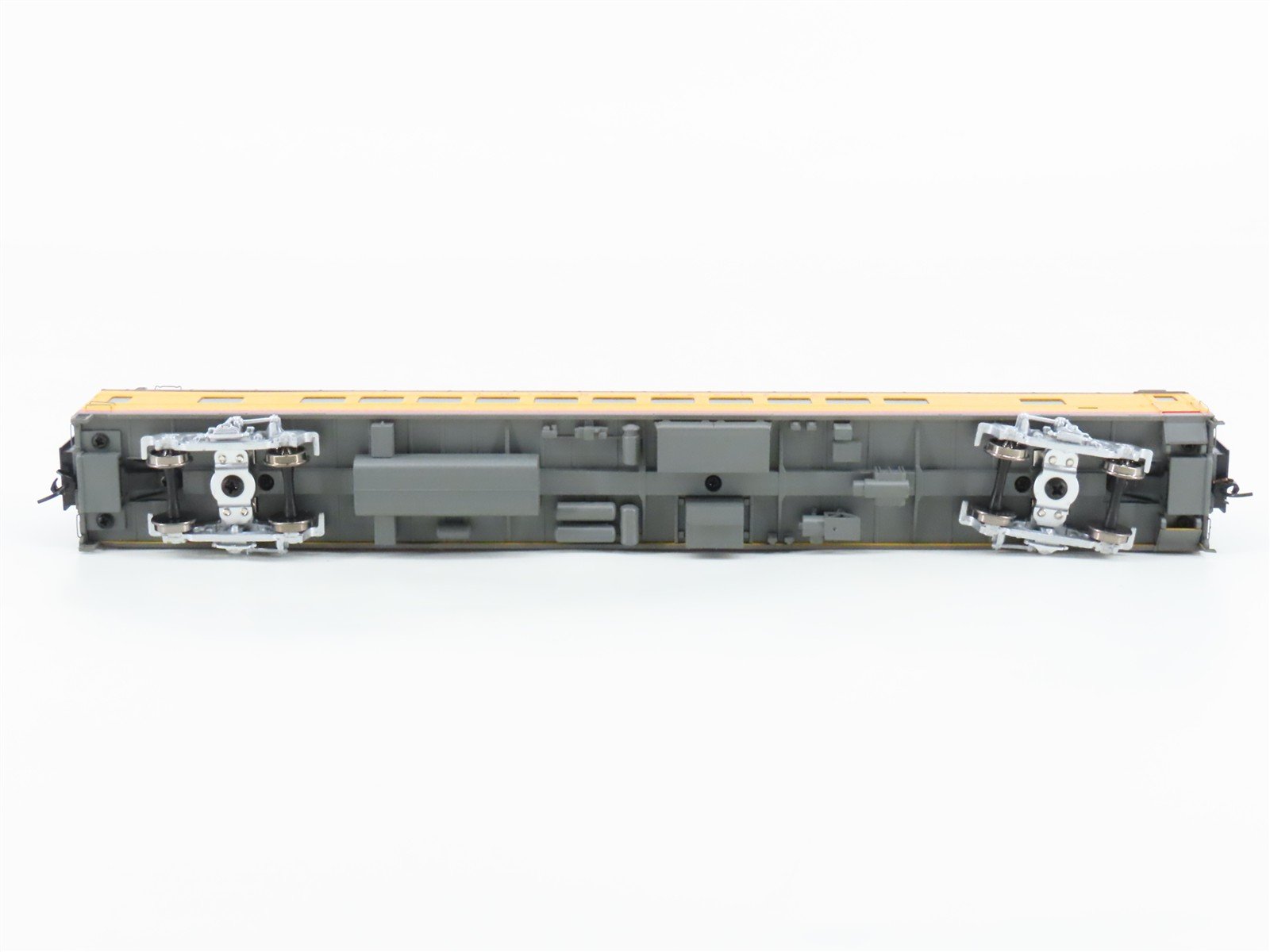 HO Scale Walthers 932-9530 UP Union Pacific Railroad Coach Passenger Car
