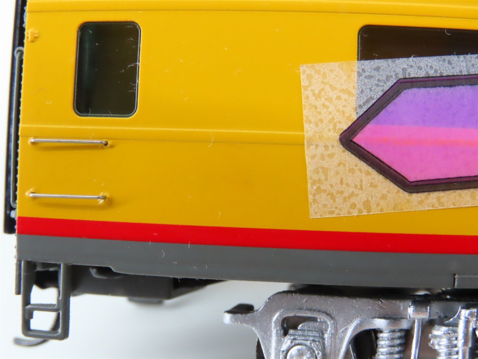 HO Scale Walthers 932-9530 UP Union Pacific Railroad Coach Passenger Car