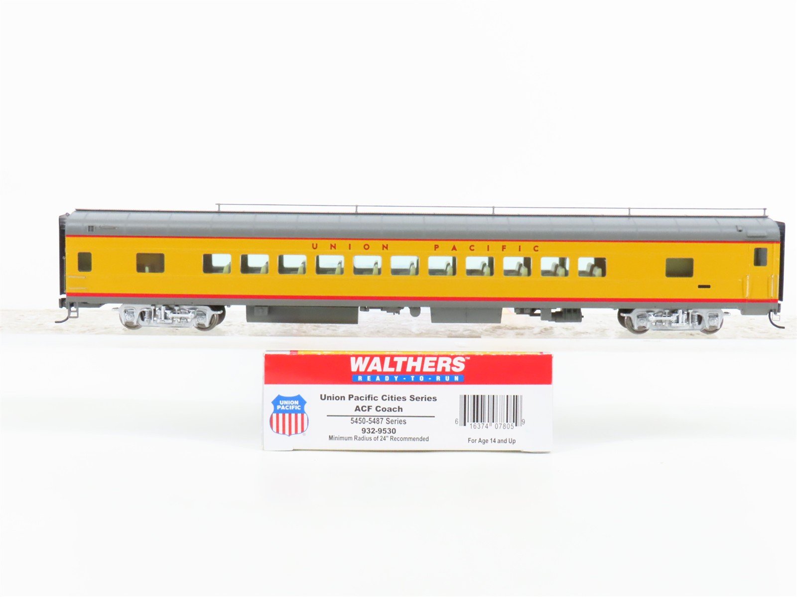 HO Scale Walthers 932-9530 UP Union Pacific Railroad Coach Passenger Car