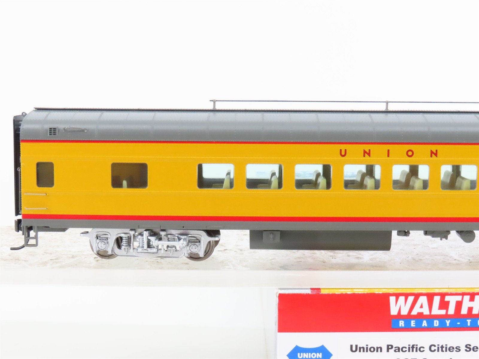 HO Scale Walthers 932-9530 UP Union Pacific Railroad Coach Passenger Car
