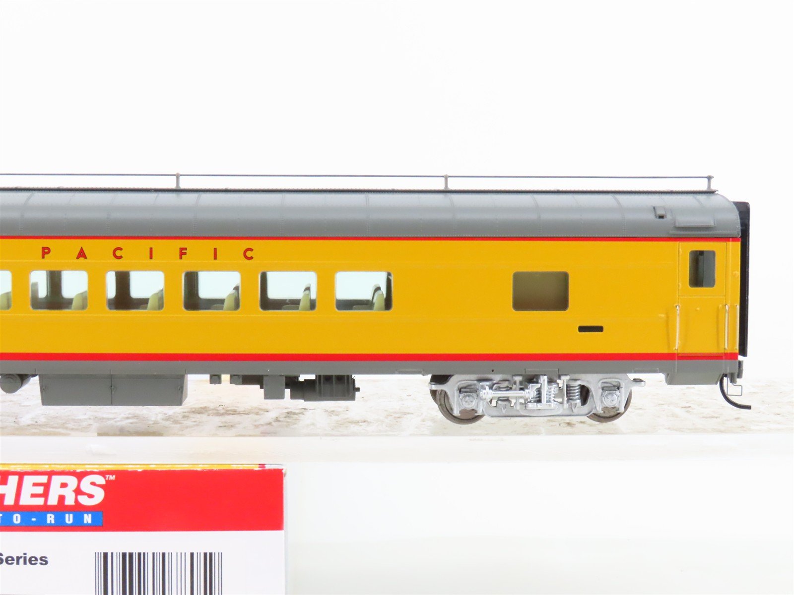 HO Scale Walthers 932-9530 UP Union Pacific Railroad Coach Passenger Car