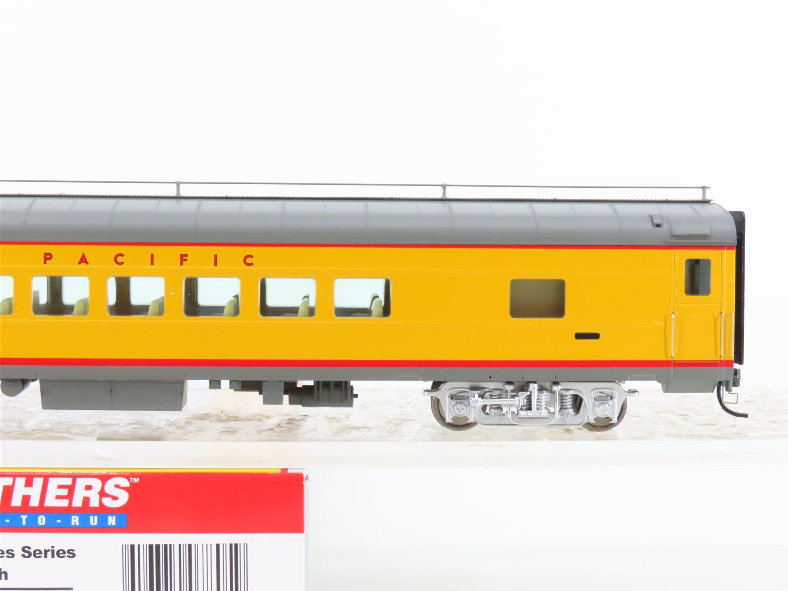 HO Scale Walthers 932-9530 UP Union Pacific Railroad Coach Passenger Car
