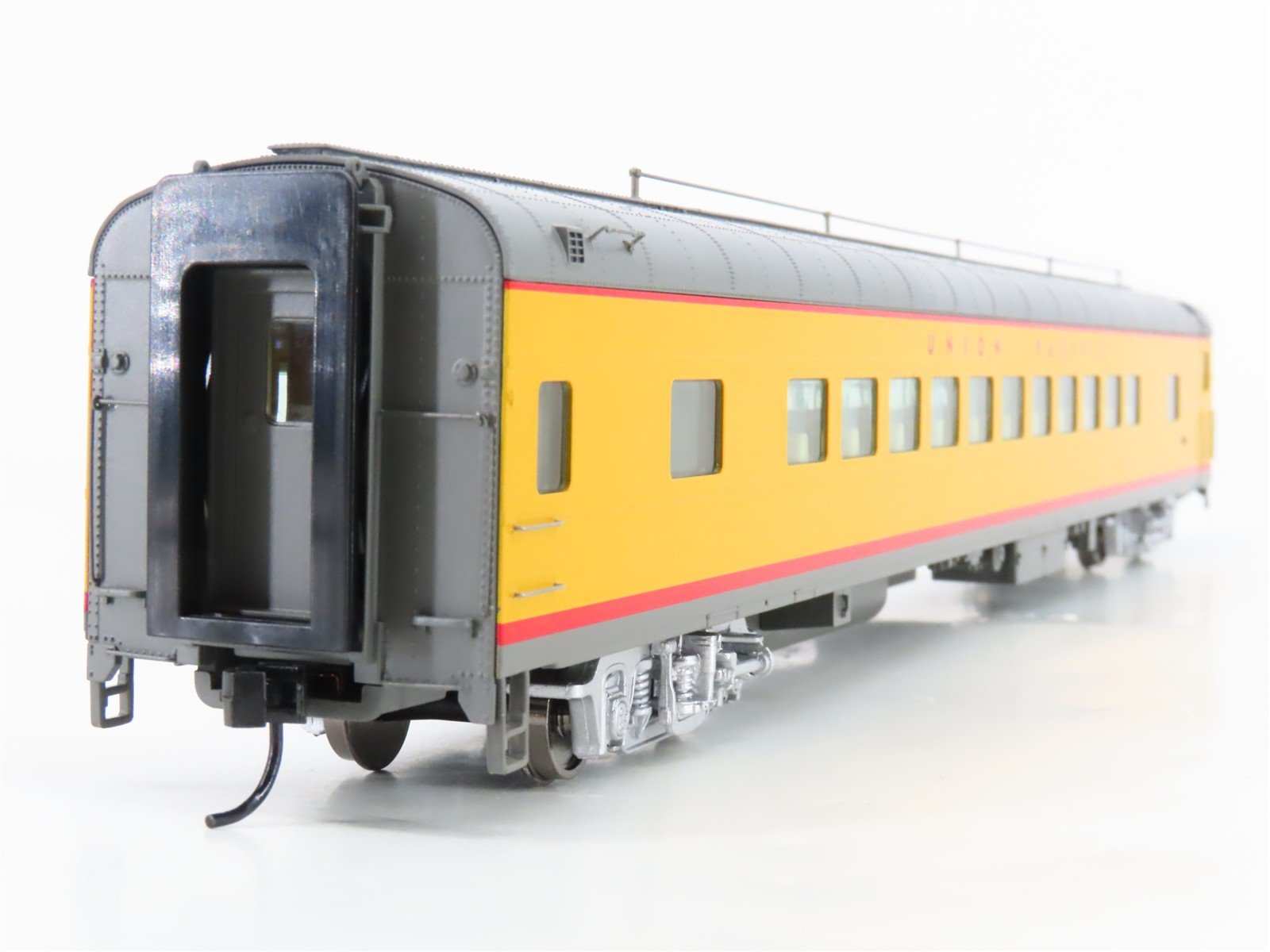 HO Scale Walthers 932-9530 UP Union Pacific Railroad Coach Passenger Car