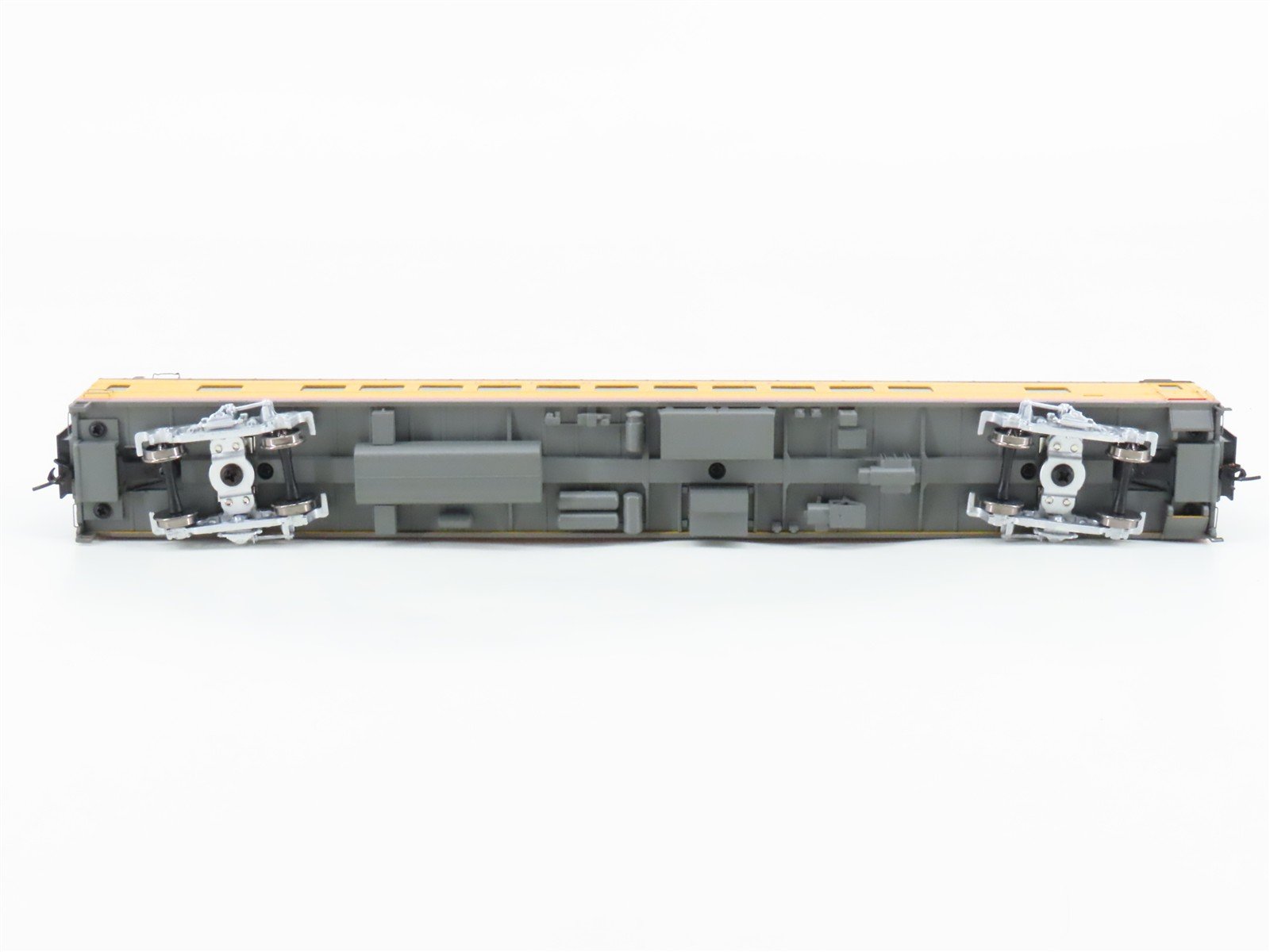 HO Scale Walthers 932-9530 UP Union Pacific Railroad Coach Passenger Car
