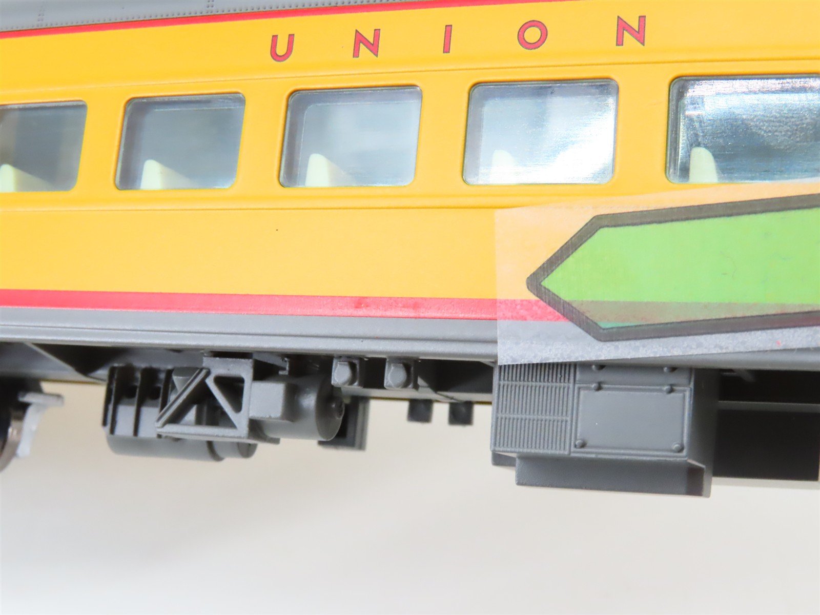 HO Scale Walthers 932-9530 UP Union Pacific Railroad Coach Passenger Car