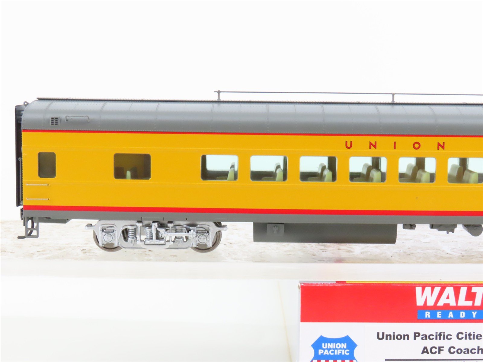 HO Scale Walthers 932-9530 UP Union Pacific Railroad Coach Passenger Car