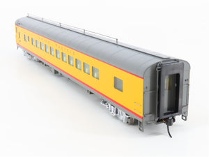 HO Scale Walthers 932-9530 UP Union Pacific Railroad Coach Passenger Car