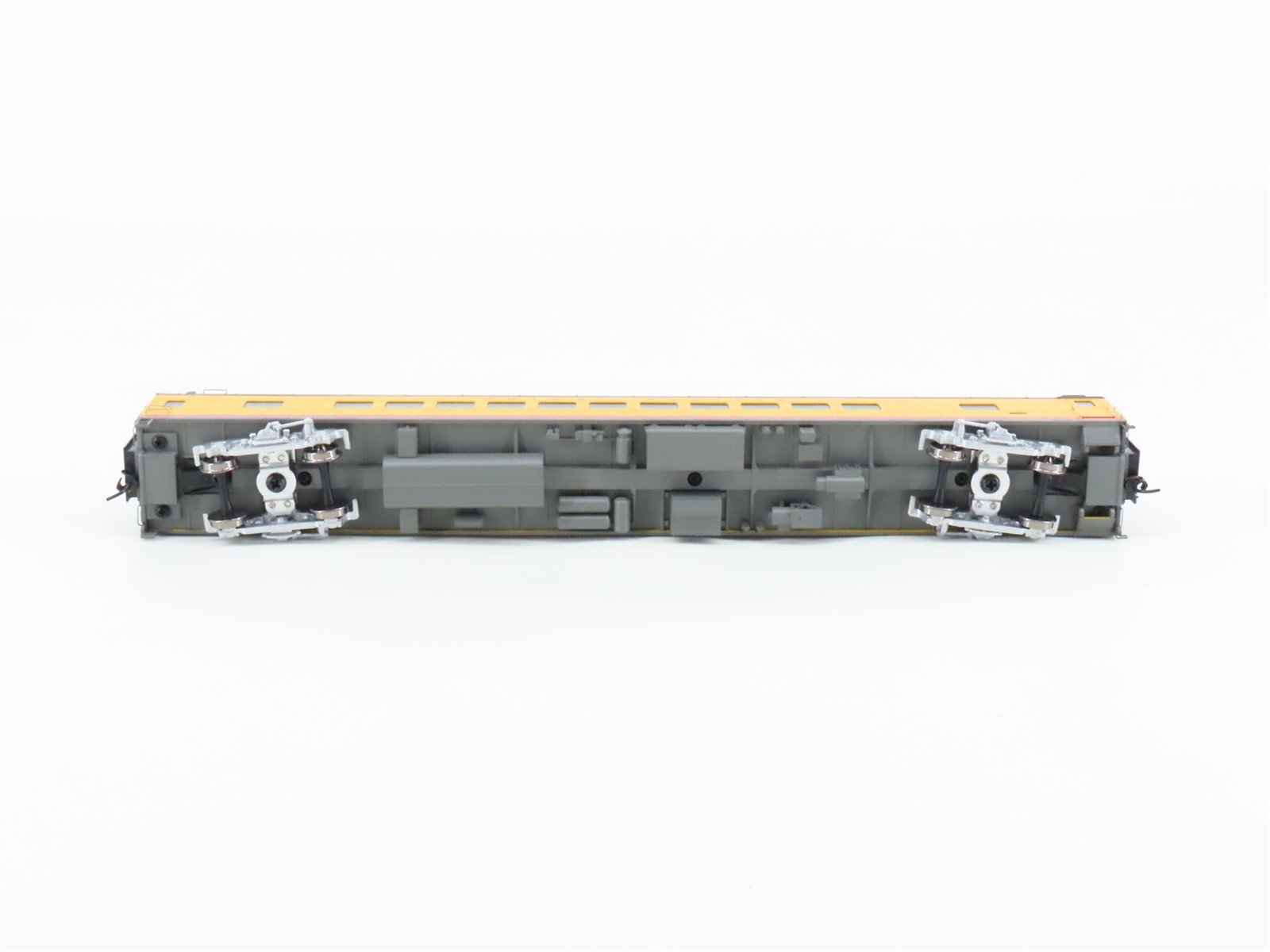 HO Scale Walthers 932-9530 UP Union Pacific Railroad Coach Passenger Car