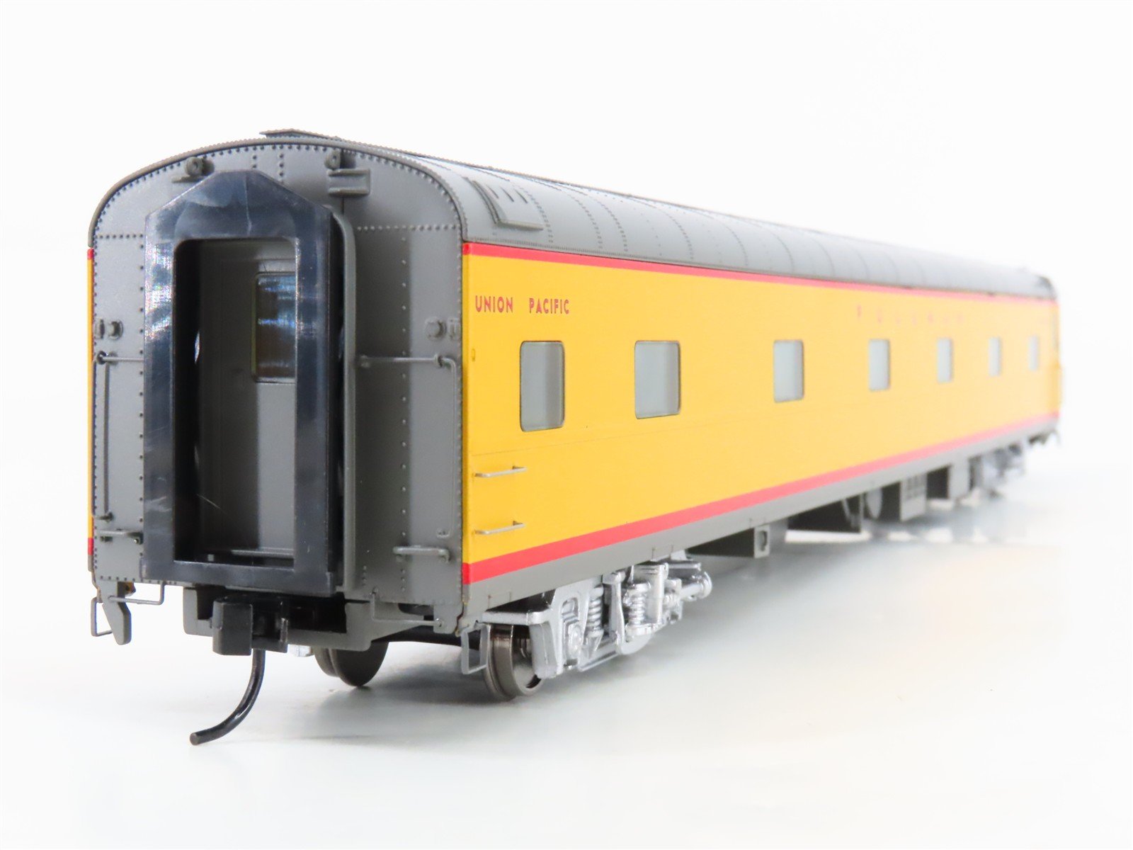 HO Scale Walthers 932-9500 UP Union Pacific Pullman Sleeper Passenger Car