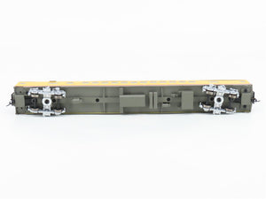 HO Scale Walthers 932-9302 MILW Milwaukee Road Hiawatha Coach Passenger Car