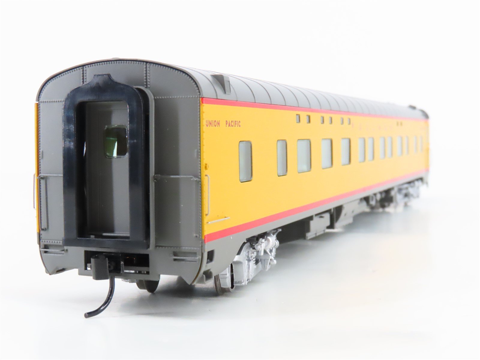HO Scale Walthers 932-9490 UP Union Pacific Pullman Sleeper Passenger Car