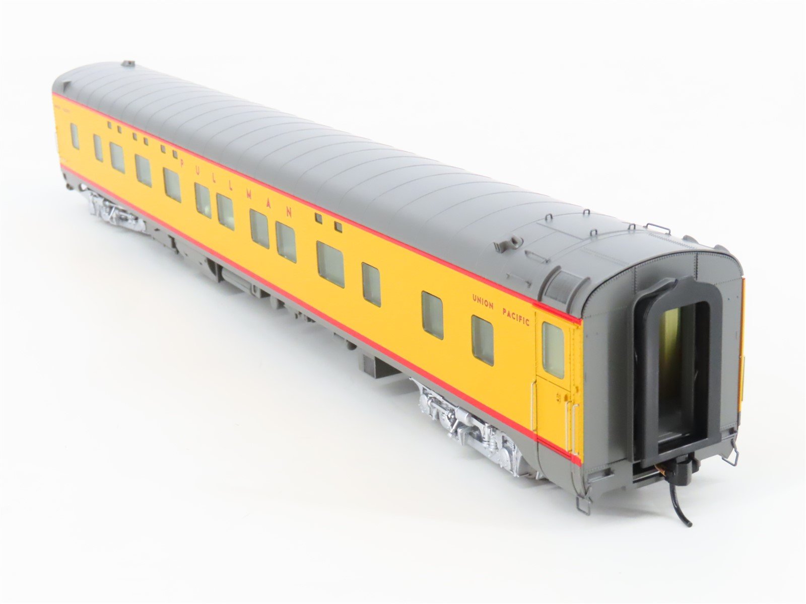 HO Scale Walthers 932-9490 UP Union Pacific Pullman Sleeper Passenger Car