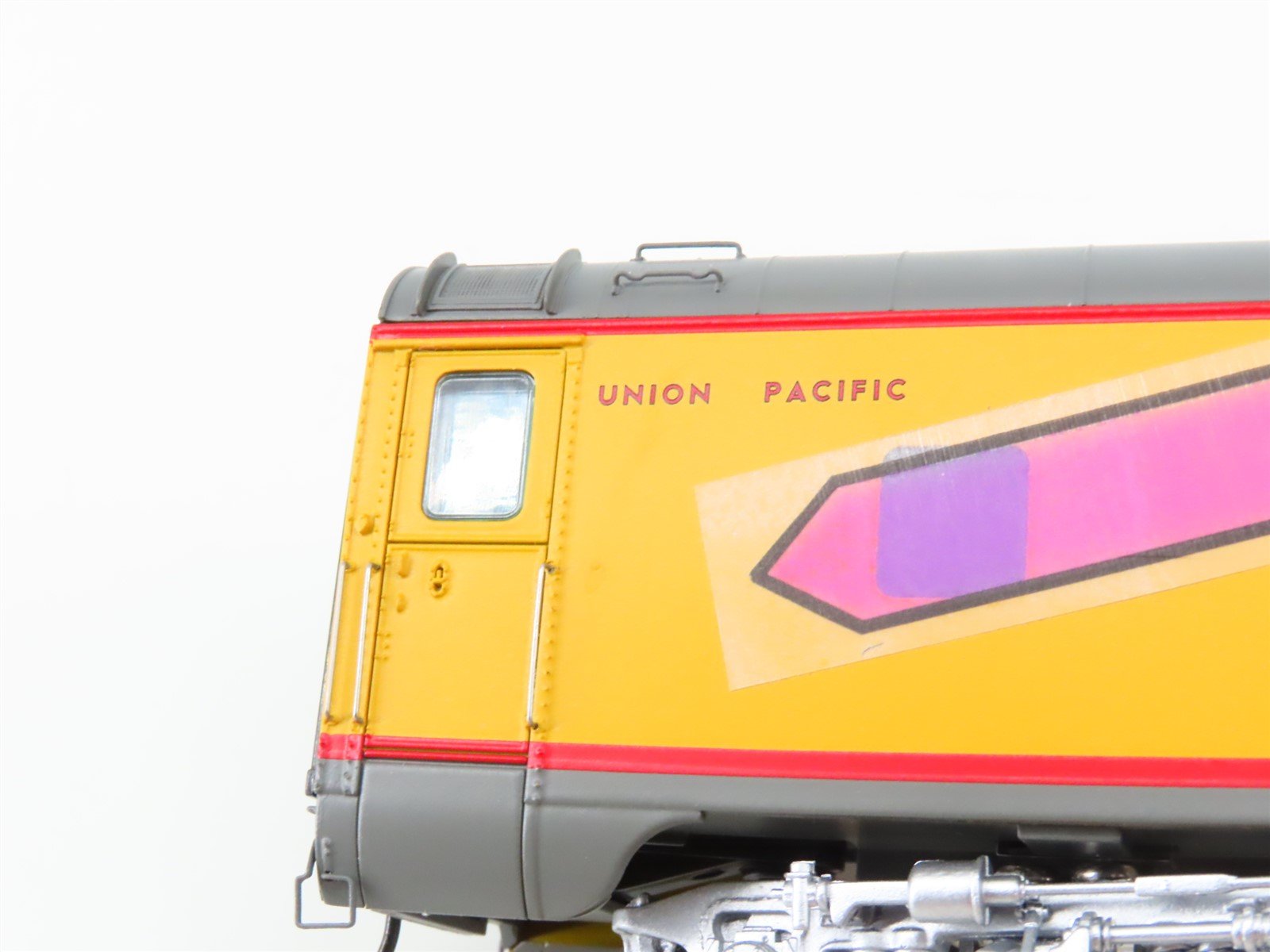 HO Scale Walthers 932-9490 UP Union Pacific Pullman Sleeper Passenger Car