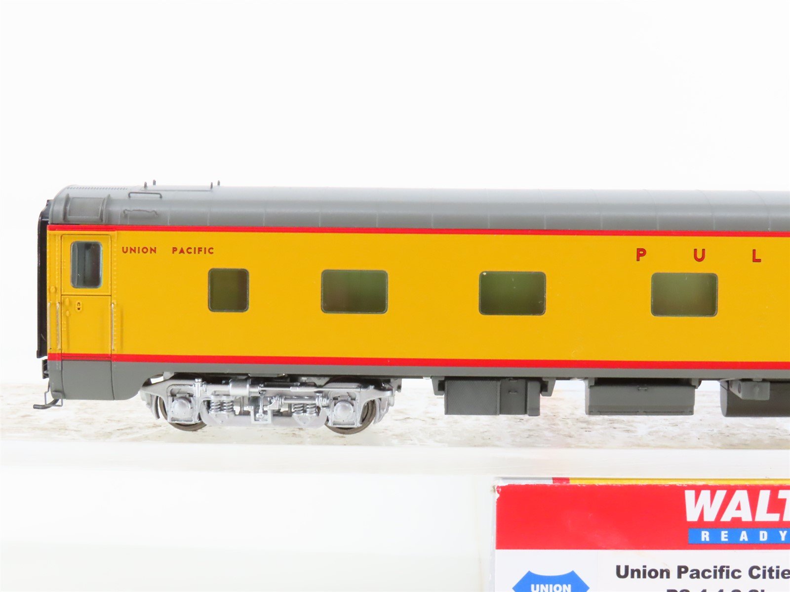 HO Scale Walthers 932-9490 UP Union Pacific Pullman Sleeper Passenger Car
