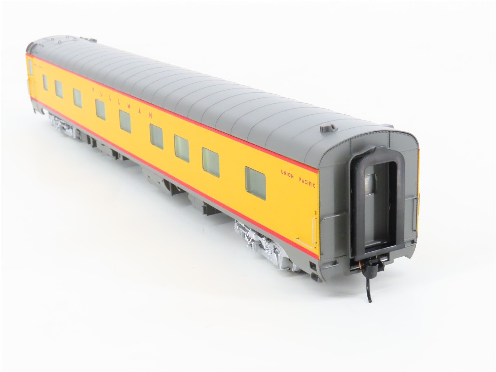 HO Scale Walthers 932-9490 UP Union Pacific Pullman Sleeper Passenger Car
