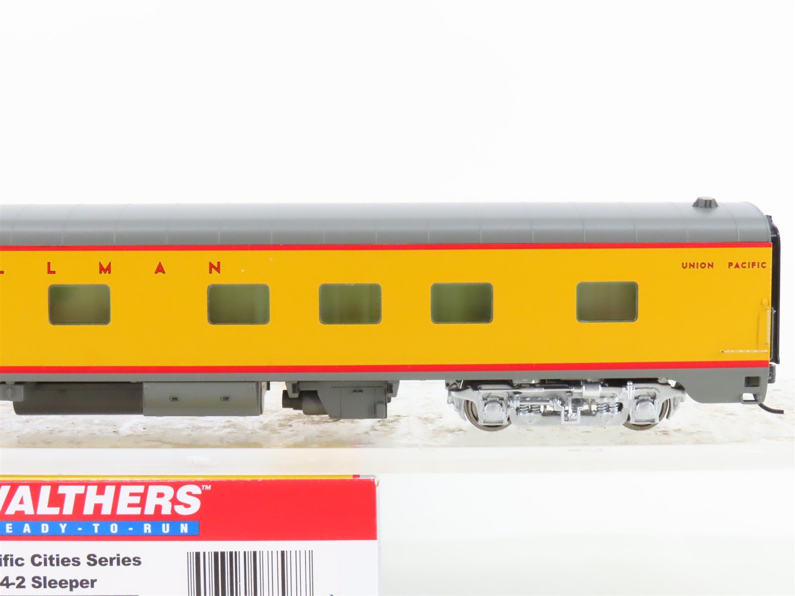 HO Scale Walthers 932-9490 UP Union Pacific Pullman Sleeper Passenger Car