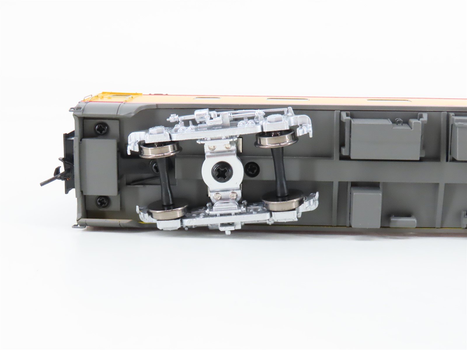 HO Scale Walthers 932-9490 UP Union Pacific Pullman Sleeper Passenger Car