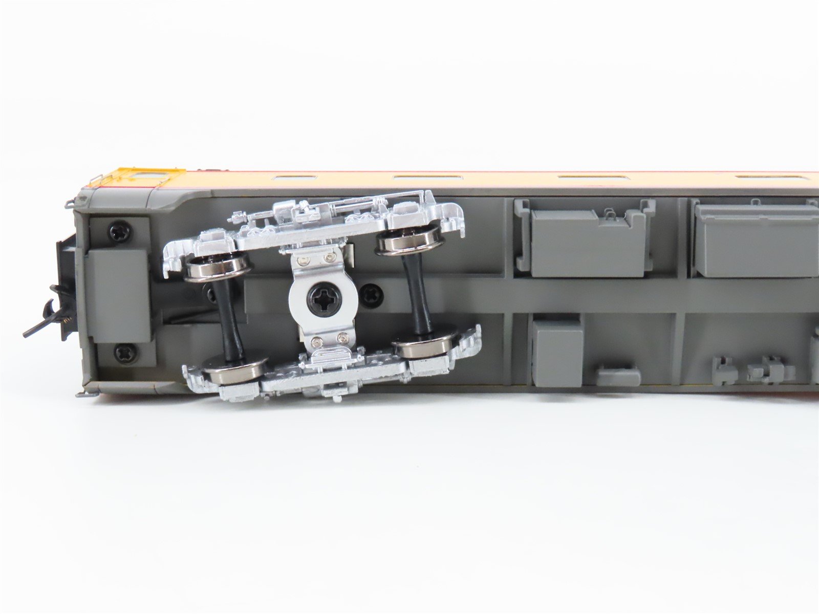 HO Scale Walthers 932-9490 UP Union Pacific Pullman Sleeper Passenger Car