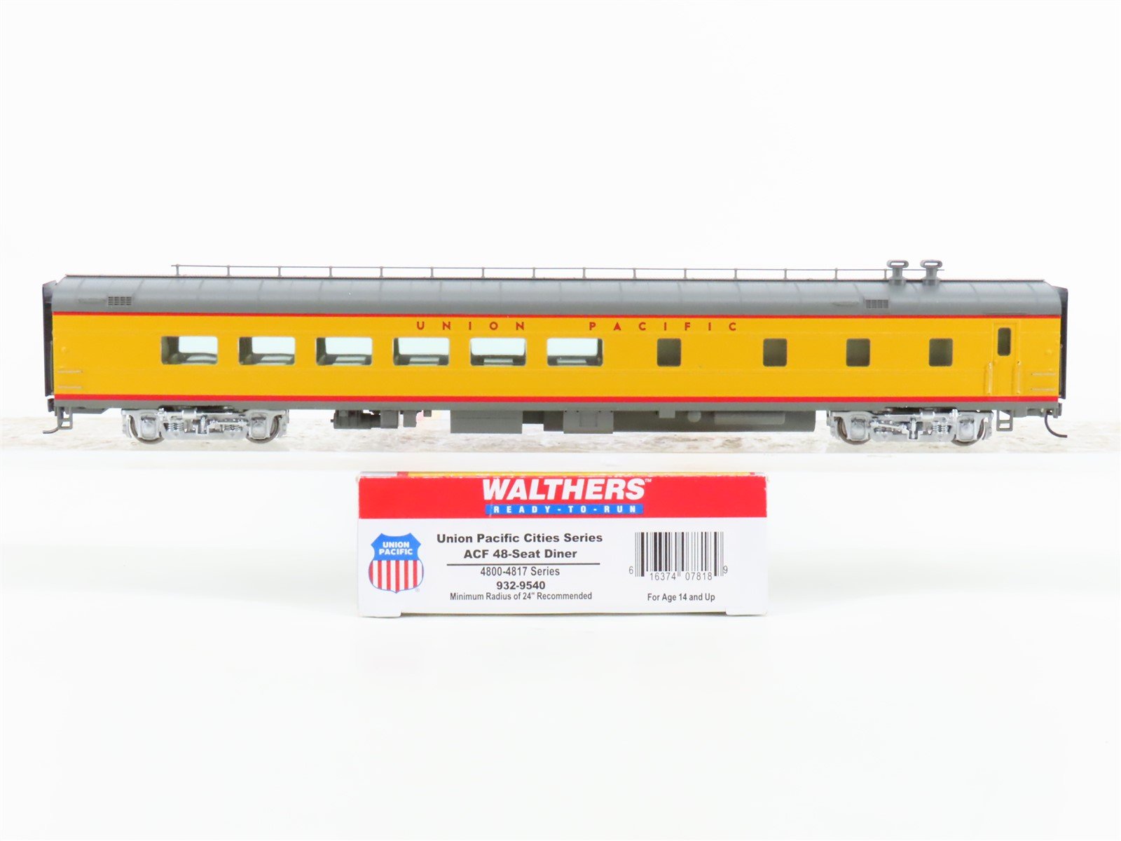 HO Scale Walthers 932-9540 UP Union Pacific Railroad Diner Passenger Car