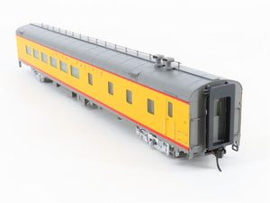 HO Scale Walthers 932-9540 UP Union Pacific Railroad Diner Passenger Car