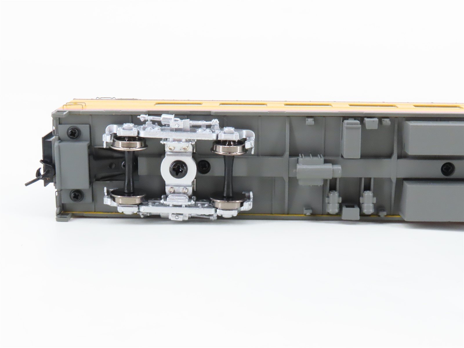 HO Scale Walthers 932-9540 UP Union Pacific Railroad Diner Passenger Car