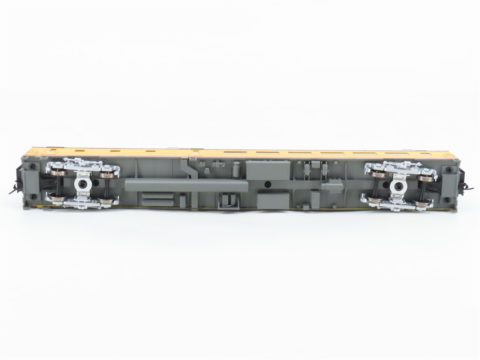 HO Scale Walthers 932-9540 UP Union Pacific Railroad Diner Passenger Car